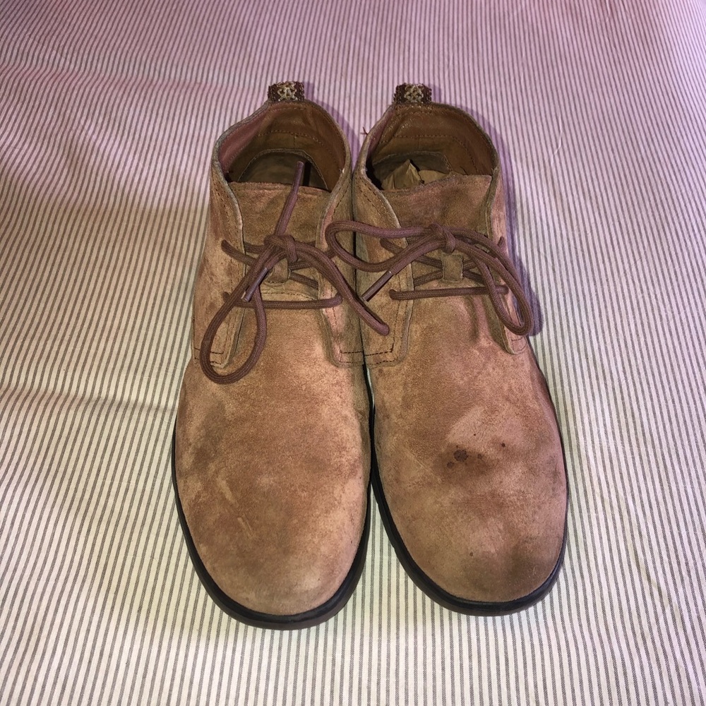 Men’s UGG shoes size 10